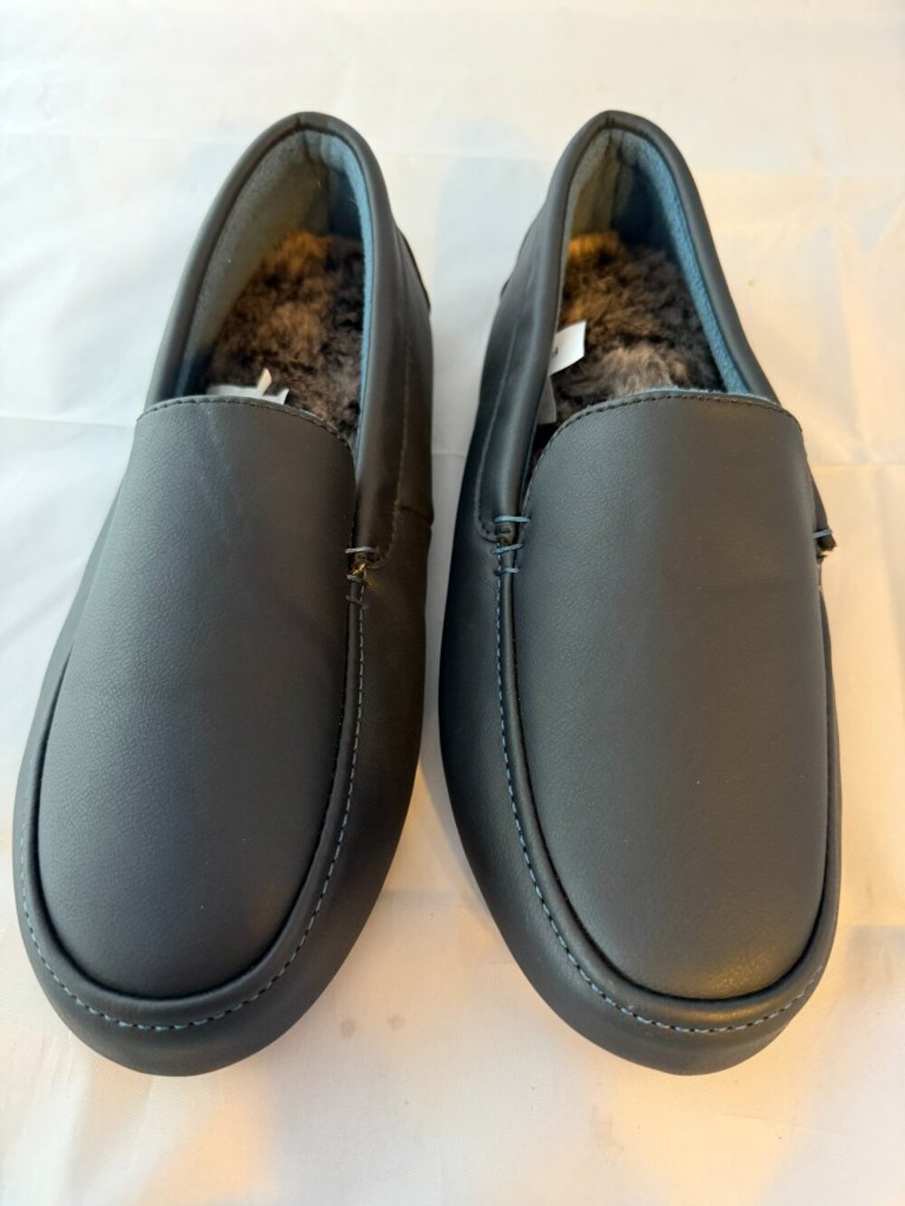 Isotoner Women's Vivienne Faux Fur Moccasin Slipper, Black Size L (8-9) New